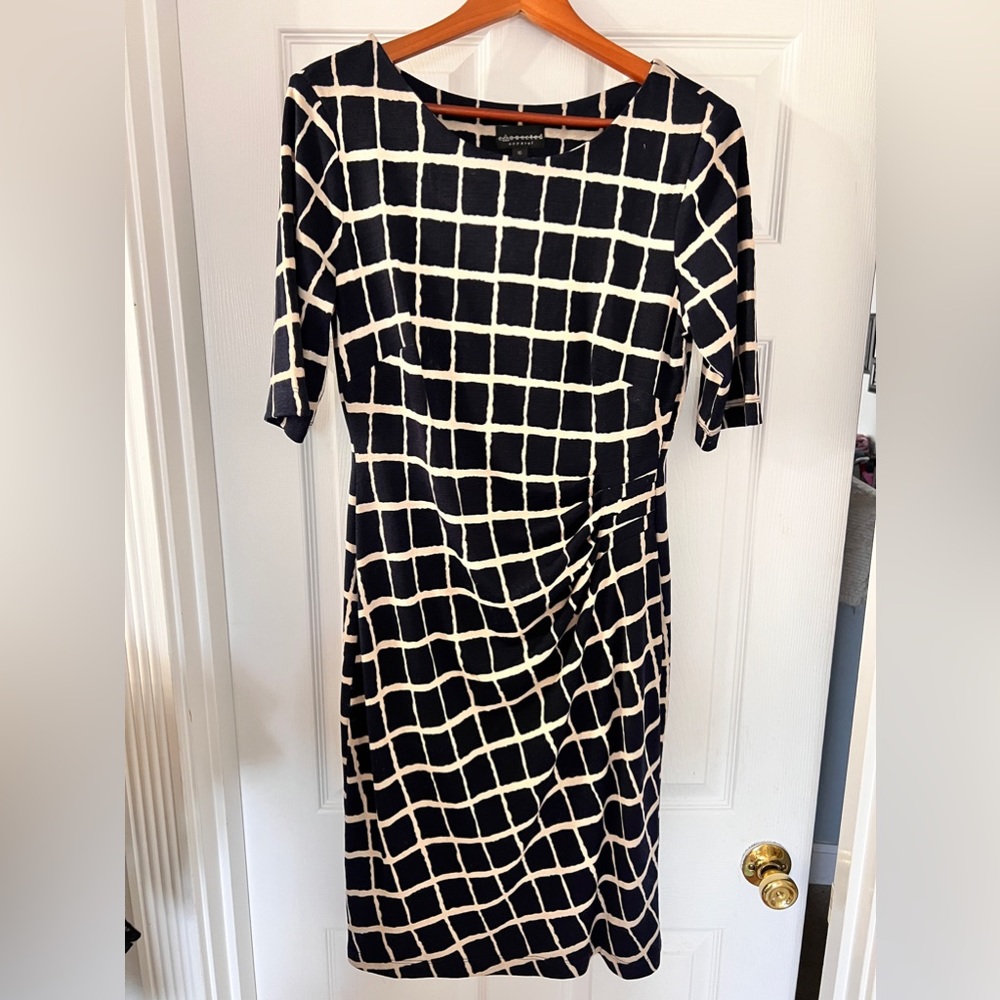 Fitted Dress, Ruched Waist, 3/4 sleeve (Navy & Oatmeal)